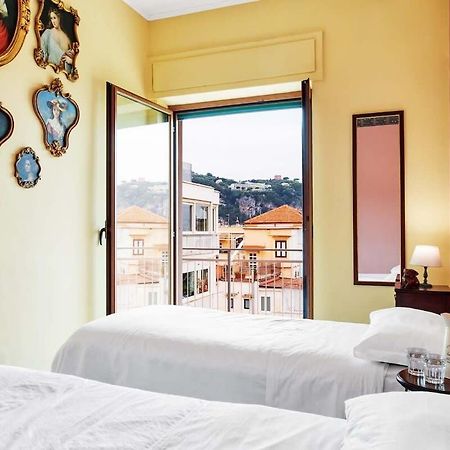 La Musica In The Heart Of Sorrento, 100 M From Station Apartamento Exterior foto