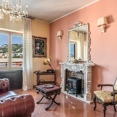 La Musica In The Heart Of Sorrento, 100 M From Station Apartamento Exterior foto